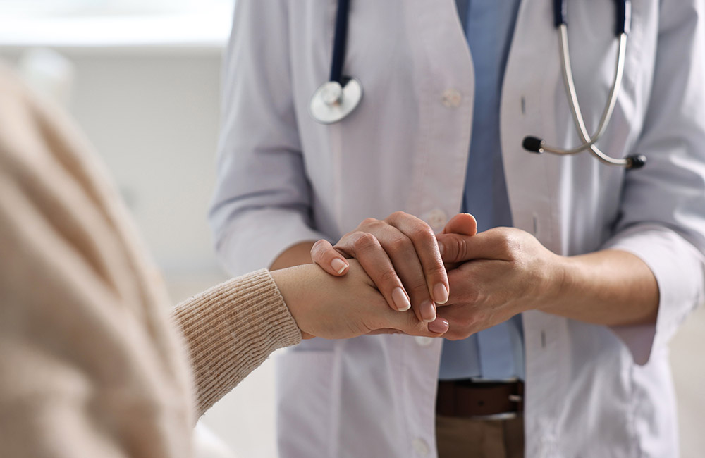 Arzt und Patient - © New Africa - stock.adobe.com